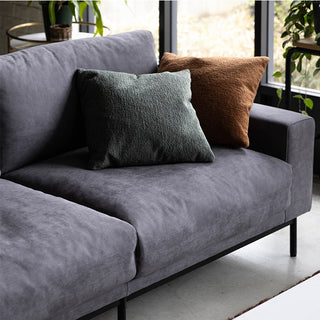 贅沢にたっぷりとフェザーを使っているので、身体に馴染みます。※イメージはアッシュ