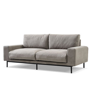 すっきりとした印象のブラックスチール脚。