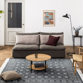 あぐらもかけるゆったりとした奥行きと、柔らかくもしっかりと身体を受け止める座り心地。