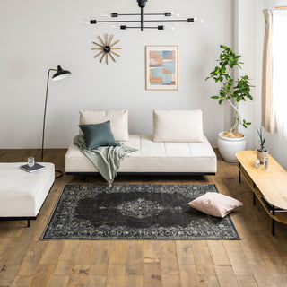 ヴィンテージのような掠れた表情が魅力のラグ。