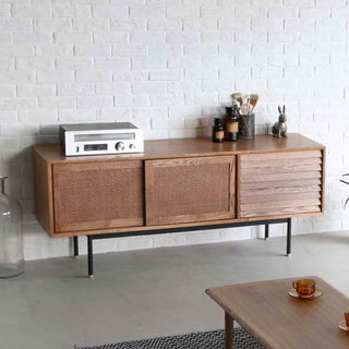 現代のお部屋にも馴染むようなデザインに仕上がってます。