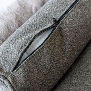 背・座クッションはカバーリング仕様で取り外しが可能◎