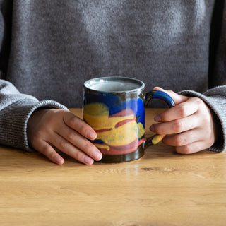 たっぷりコーヒーを楽しめる大きめサイズ。