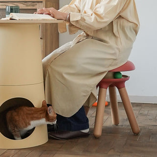 ピコスツールは、丸みをある愛らしいフォルムにポップなカラーリングのスツールです。