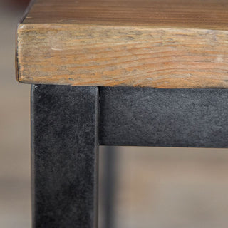 天板の厚みは3mm。