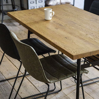 クッパ ダイニングテーブル