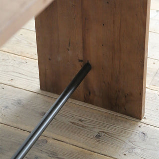 同じものは一つとしてない、古材の個性をお楽しみください。