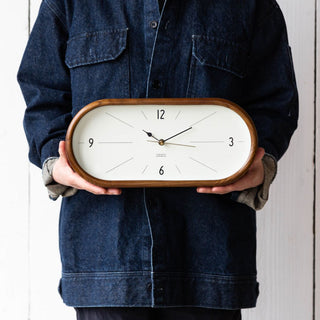 少し小ぶりですが、横長のフォルムが程よい存在感です。