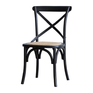 異素材のパーツを組み合わせたデザインが特徴的なチェア。