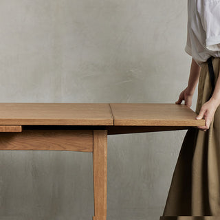 引き出した天板はフラットな状態でご利用頂けます。