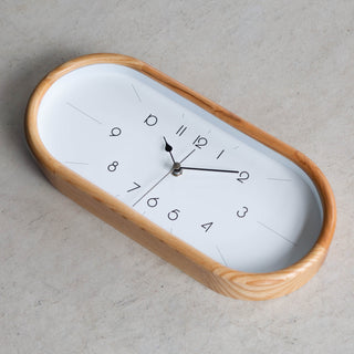 文字盤はシンプルで見やすいミニマルデザイン。