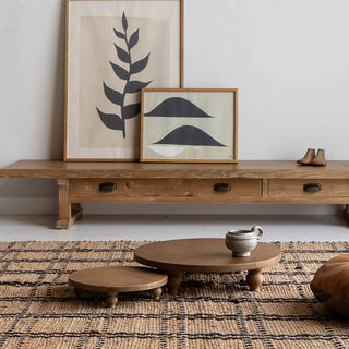 シンプルでありながら、アンティーク調のろくろ脚で細部までこだわったデザインです。