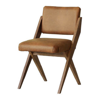 木のシャープなクロス脚が特徴的なチェア