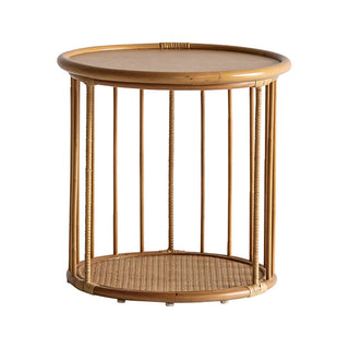 軽やかなラタンの風合いが魅力の、サイドテーブル。