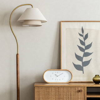 素朴な風合いのあるナチュラル色は、やさしい雰囲気に。