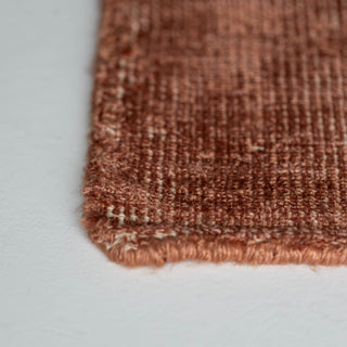 インドの熟練職⼈によって⼿作業で織り上げられています。