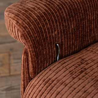 無段階調整でリクライニングできるため、長時間快適な姿勢で過ごせます。