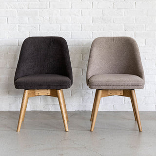 カラーは2色。ベージュとチャコールブラウン