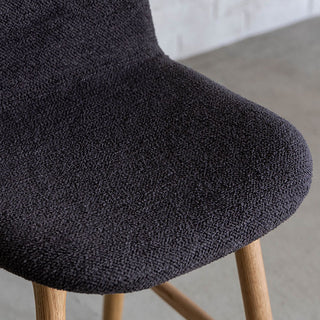 肌触りの良いファブリック生地を使用