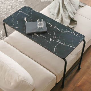 キャスター付きなので様々なシーンに合わせて気軽に移動することができます。