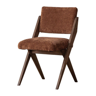 木のシャープなクロス脚が特徴的なチェア