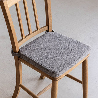 より優しい座り心地がお好みの方は専用座布団をお使いください。※座布団は別売りです