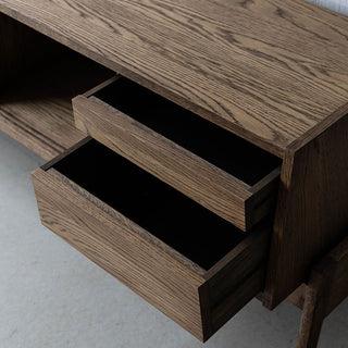 収納を助ける2段の引出し付き