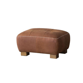 あると便利なスツール。来客時は1掛けソファとしても使えます。