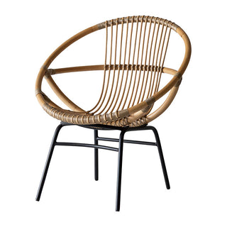 ラタン×アイアンのカジュアル なラウンジチェアです。