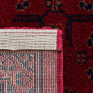 滑り止め加工はされていませんが、厚みがあり動きにくいです。