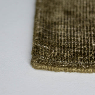 インドの熟練職⼈によって⼿作業で織り上げられています。