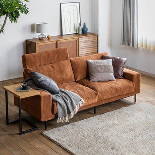 贅沢にたっぷりとフェザーを使い、くたっととろける座り心地が特徴のプルートソファ