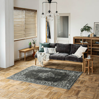 ラグ向きを変えると違った表情になるので、簡単にお部屋のイメージチェンジ◎。