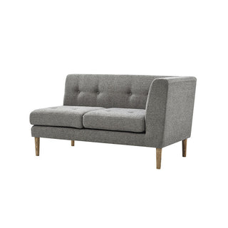 リビングでもダイニングでも使用できるカジュアルなソファ