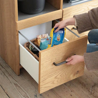 引出はゆっくり静かに閉まるソフトクローズ。