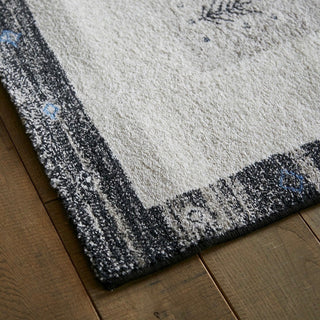 ウールのように柔らかくさらっとした触り心地で、遊び毛も出にくいです。