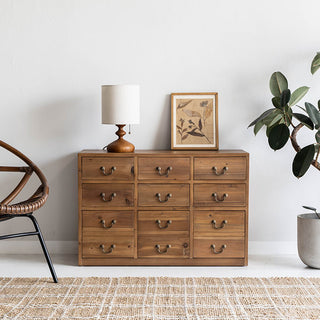 9杯の引出しは収納力にも優れています。