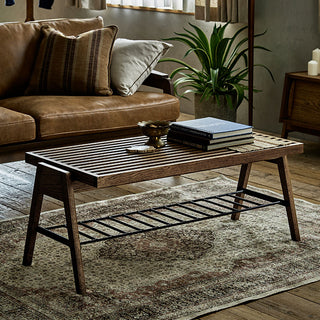 ジャンルを問 わず、粋でこなれた雰囲気のコーディネートをつくることができます。