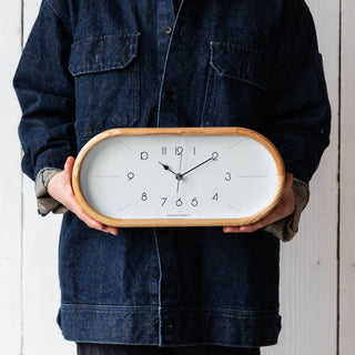 少し小ぶりですが、横長のフォルムが程よい存在感です。