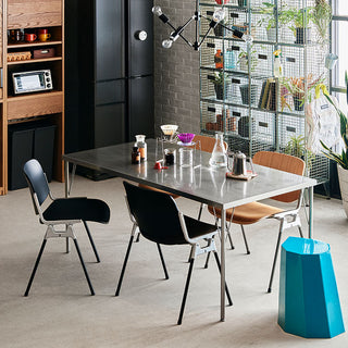 天板と脚を組み合わせてつくるジプシーシリーズ。