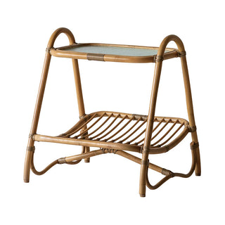 ラタンの素材感のあるサイドテーブル。