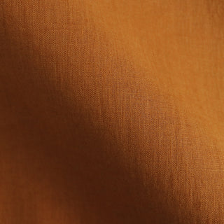 人参(キャロット)のような深い橙色です。