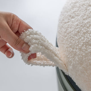 TOPクッションのサイドには取っ手がついているため、設置や取り外しも簡単です。