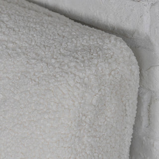 独特な凸凹の質感で立体感のある生地です。