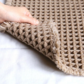 裏面に滑り止めは付いていません(画像ベージュ)