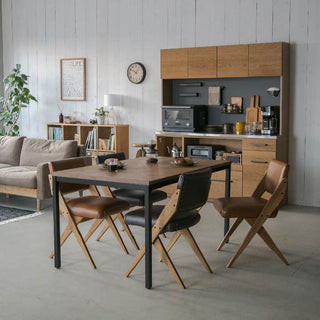 背・座面にクッション性があり、柔らかい座り心地