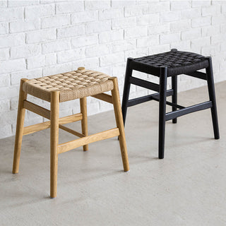 カラーは、ブラックとライトブラウンの2色。