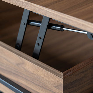 天板の片側をもちあげるだけの楽々昇降テーブル。※イメージはオークカラー