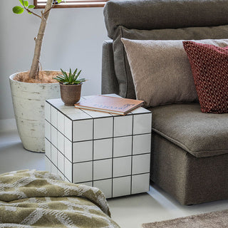 置くだけでモダンで遊び心のある空間に◎