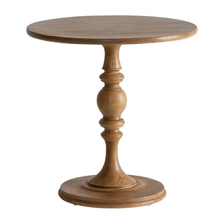 クラシカルなカフェテーブル。